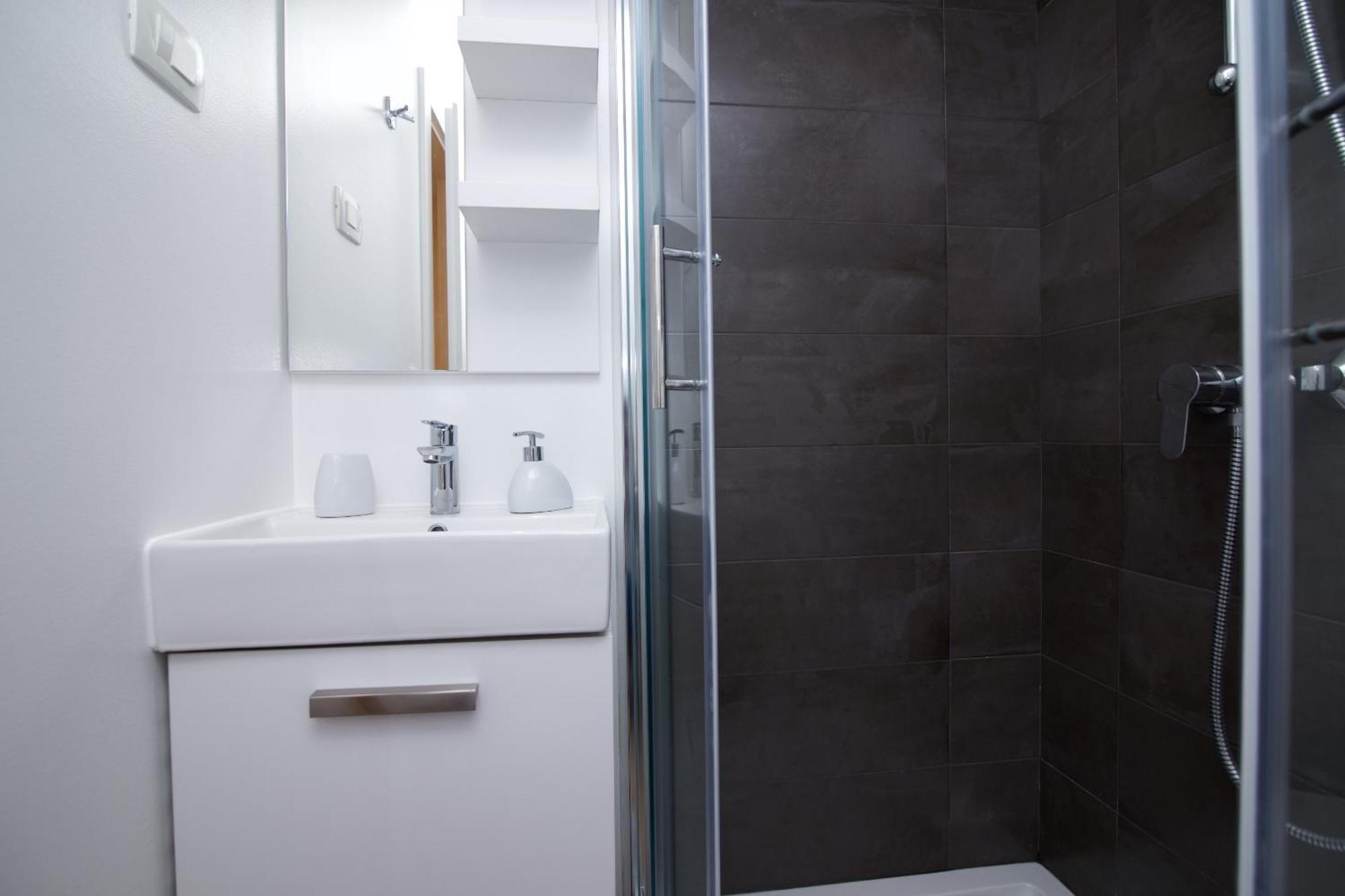 Tomica Apartments With Pool Биоград на Мору Екстериор снимка
