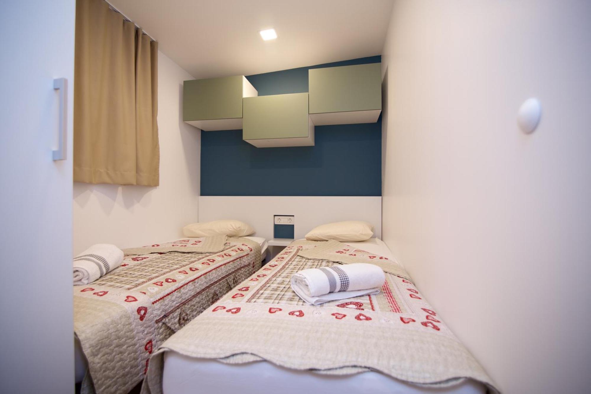 Tomica Apartments With Pool Биоград на Мору Екстериор снимка