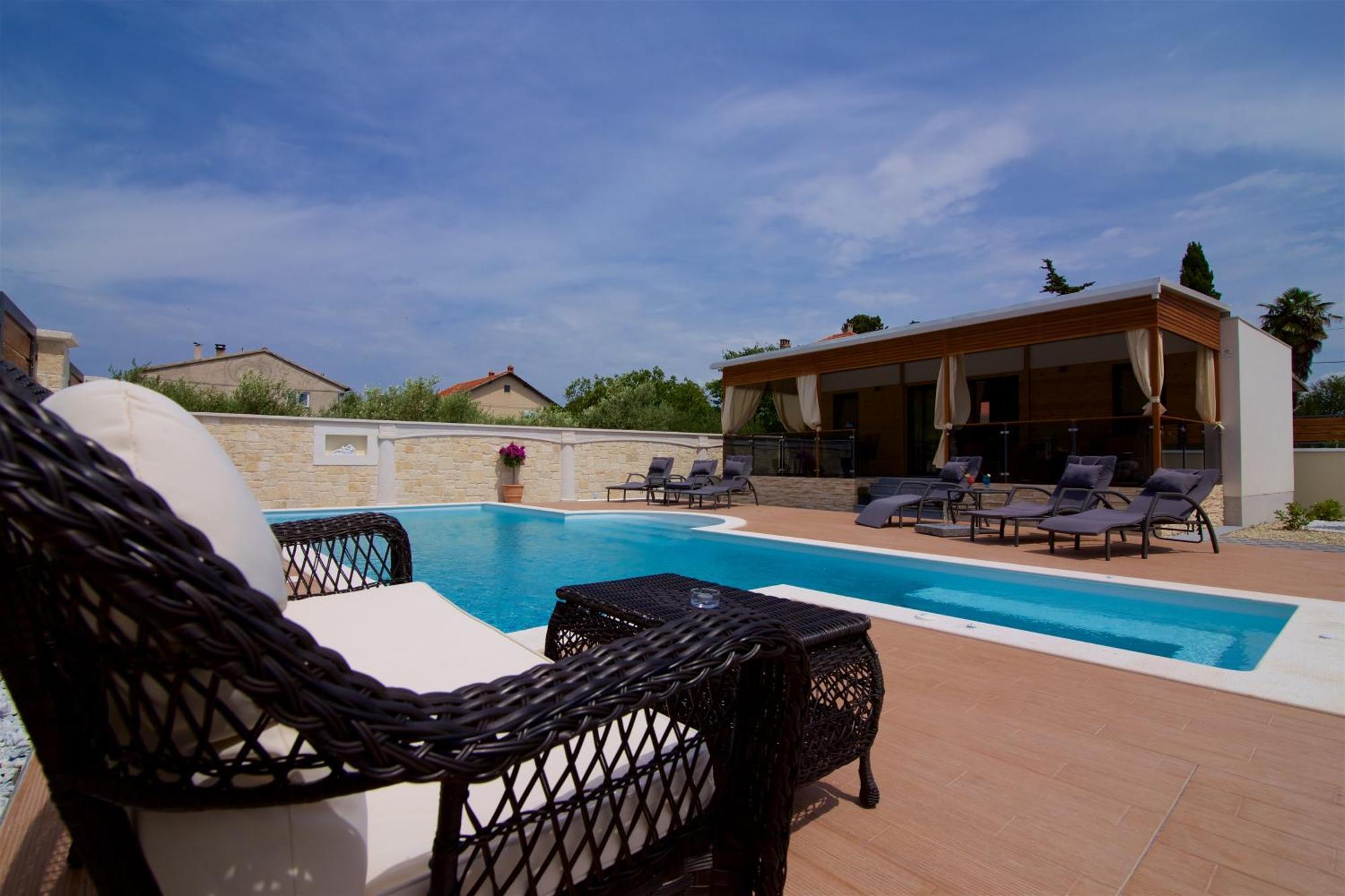 Tomica Apartments With Pool Биоград на Мору Екстериор снимка