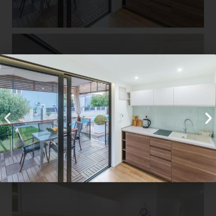 Tomica Apartments With Pool Биоград на Мору Екстериор снимка