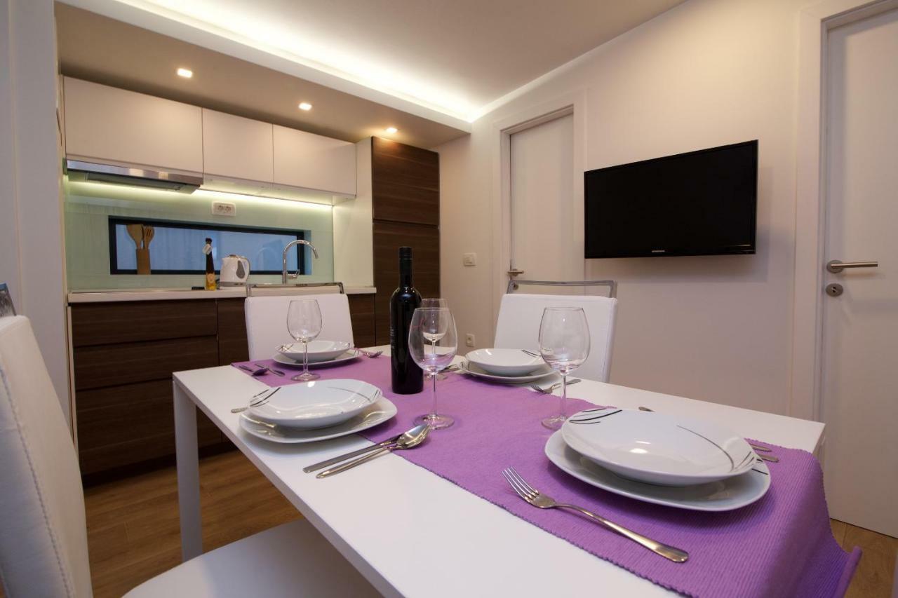 Tomica Apartments With Pool Биоград на Мору Екстериор снимка