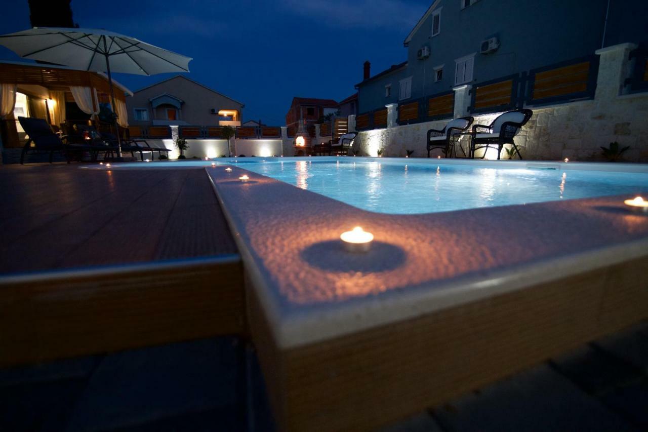 Tomica Apartments With Pool Биоград на Мору Екстериор снимка
